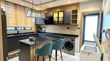 5 BEDROOM FULLY DETACHED DUPLEX WITH SWIMMING POOL