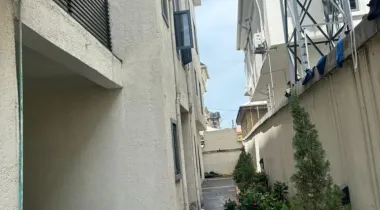 2bedroom apartment flat.  Location , osapa london.