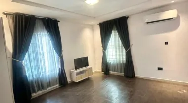 2bedroom apartment flat.  Location , osapa london.