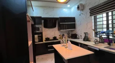 5 Bedroom Triplex with BQ and mini office available for rent in  Chevron (comes with inverter)