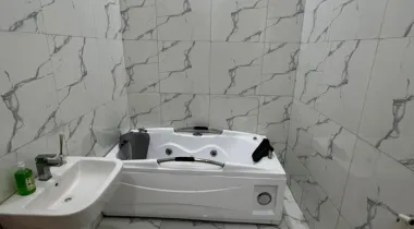 5 Bedroom Triplex with BQ and mini office available for rent in  Chevron (comes with inverter)