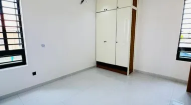 2Bedroom Apartment  Location: VGC (Harris Drive)