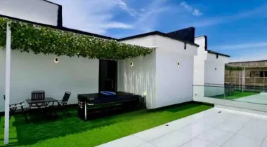LUXURY 5 BEDROOM DETACHED DUPLEX WITH BQ, POOL, CINEMA &amp; GYM FOR SALE