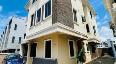 5 bedroom fully detached open compound available for rent