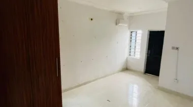 Fully Service 2 Bedroom Apartment With 24/7 Electricity &amp; (3) AC's (UPSTAIRS)