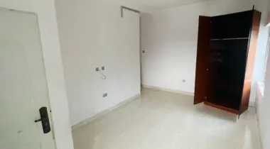 Fully Service 2 Bedroom Apartment With 24/7 Electricity &amp; (3) AC's (UPSTAIRS)