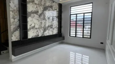 CONTEMPORARY 5BEDROOM  FULLY DETACHED DUPLEX FOR SALE.