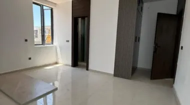 Luxury 6 Bedroom Fully Detached Duplex with Pool and Cinema