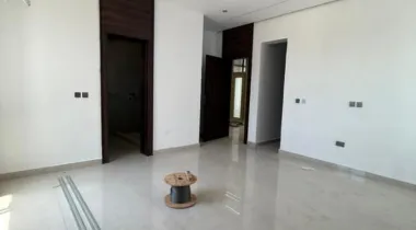 Luxury 6 Bedroom Fully Detached Duplex with Pool and Cinema