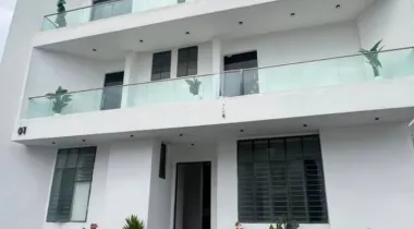 FOR SALE :LUXURY BUILT 6BEDROOM FULLY DETACHED DUPLEX WITH POOL AND CINEMA GYM