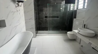 FOR SALE :LUXURY BUILT 6BEDROOM FULLY DETACHED DUPLEX WITH POOL AND CINEMA GYM