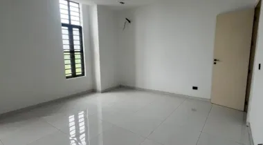 FOR SALE :LUXURY BUILT 6BEDROOM FULLY DETACHED DUPLEX WITH POOL AND CINEMA GYM