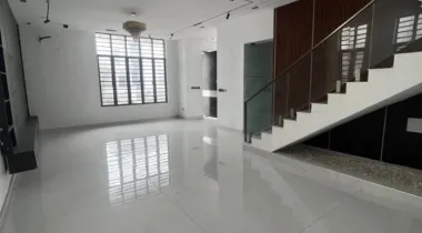 FOR SALE :LUXURY BUILT 6BEDROOM FULLY DETACHED DUPLEX WITH POOL AND CINEMA GYM