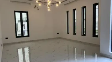 Fully detached 7 bedroom with 2 rooms bq