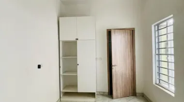 4 bedroom semi  detached open compound available for rent 