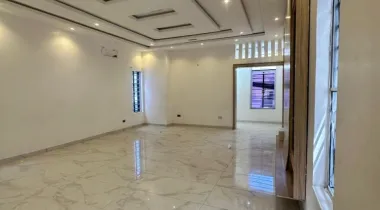 5 bedroom fully detached duplex with pool  Available for both commercial and residential  Commercial Rent: 20m for 2 years
