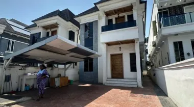 5 bedroom fully detached duplex with pool  Available for both commercial and residential  Commercial Rent: 20m for 2 years