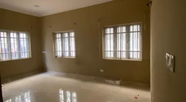 spacious 3 bedroom flat apartment with bq
