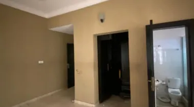 spacious 3 bedroom flat apartment with bq