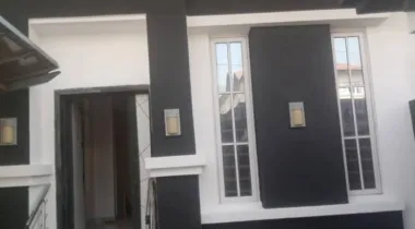 4 Bedroom semi detached duplex with bq Caution legal and agency 