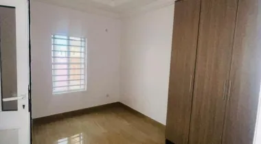 2  BEDROOM FLAT APARTMENT  Standard 2 bed with closed kitchen