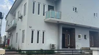 4bedroom semi detached duplex In Lake estate orchid road just after the round about 📍