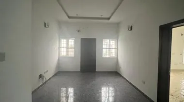4bedroom semi detached duplex In Lake estate orchid road just after the round about 📍
