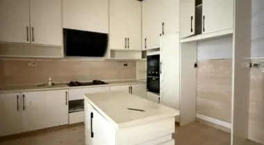 5 BEDROOM FULLY DETACHED DUPLEX AVAILABLE FOR RENT!!!