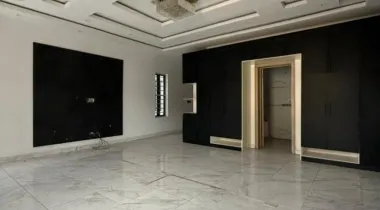 5 BEDROOM FULLY DETACHED DUPLEX AVAILABLE FOR RENT!!!