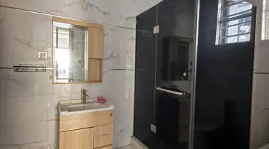 5 BEDROOM FULLY DETACHED DUPLEX AVAILABLE FOR RENT!!!
