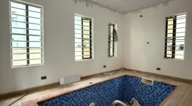 5 BEDROOM FULLY DETACHED DUPLEX AVAILABLE FOR RENT!!!
