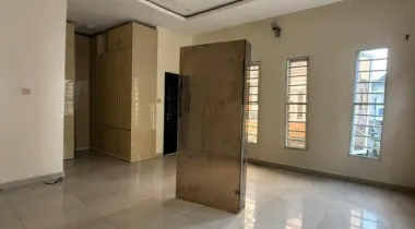 4  TERRACE  DUPLEX AVAILABLE FOR RENT