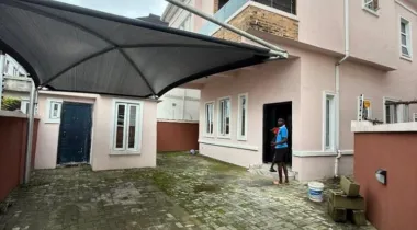 4  TERRACE  DUPLEX AVAILABLE FOR RENT