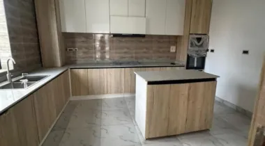 7 Units of Fully Serviced   5bedroom Terrace Duplex To let at Chevron.