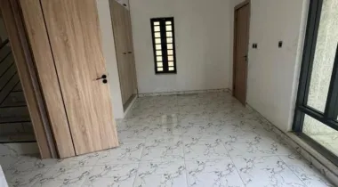 7 Units of Fully Serviced   5bedroom Terrace Duplex To let at Chevron.