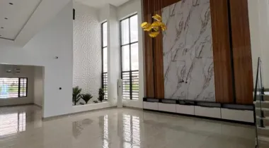 6 Bedroom detached duplex with pool, cinema, 2 guest rooms, 2 kitchens, rooftop terrace and a private garage