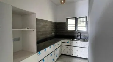 4BEDROOM TERRACE DUPLEX SITTING ON TWO FLOORS IN CHEVRON FOR SALE