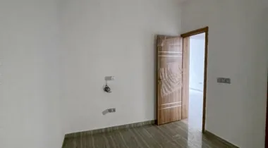 4BEDROOM TERRACE DUPLEX SITTING ON TWO FLOORS IN CHEVRON FOR SALE