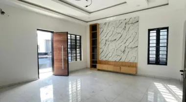 Luxury 5-Bedroom Semi-Detached Home with BQ --
