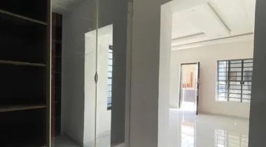 Luxury 5-Bedroom Semi-Detached Home with BQ --