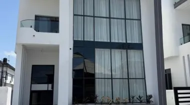 BRAND NEW 4 BEDROOM FULLY DETACHED DUPLEX