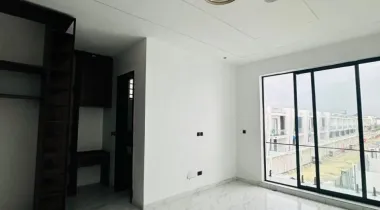 4 Bedroom Fully Detached Duplex with Bq And Swimming Po