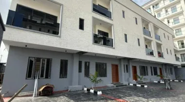 Contemporary 4 Bedroom Terraced duplex duplexes for sale
