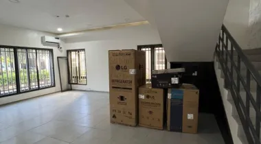 (4) BEDROOM DETACHED PROPERTY