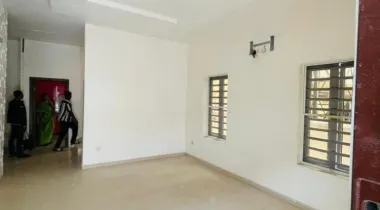 4 Bedrom semi detached duplex  With ba Available for rent 