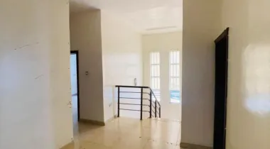 4 Bedrom semi detached duplex  With ba Available for rent 