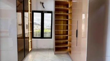 6 BED DETACHED SMART HOME WITH, PRIVATE CINEMA, POOL, AND ROOFTOP TERRACE