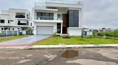 6 BED DETACHED SMART HOME WITH, PRIVATE CINEMA, POOL, AND ROOFTOP TERRACE