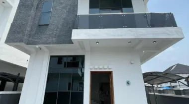 4 BEDROOM FULLY DETACHED DUPLEX WITH BQ