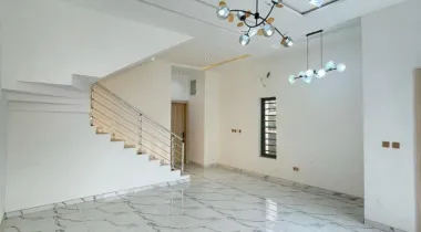 4 BEDROOM FULLY DETACHED DUPLEX WITH BQ